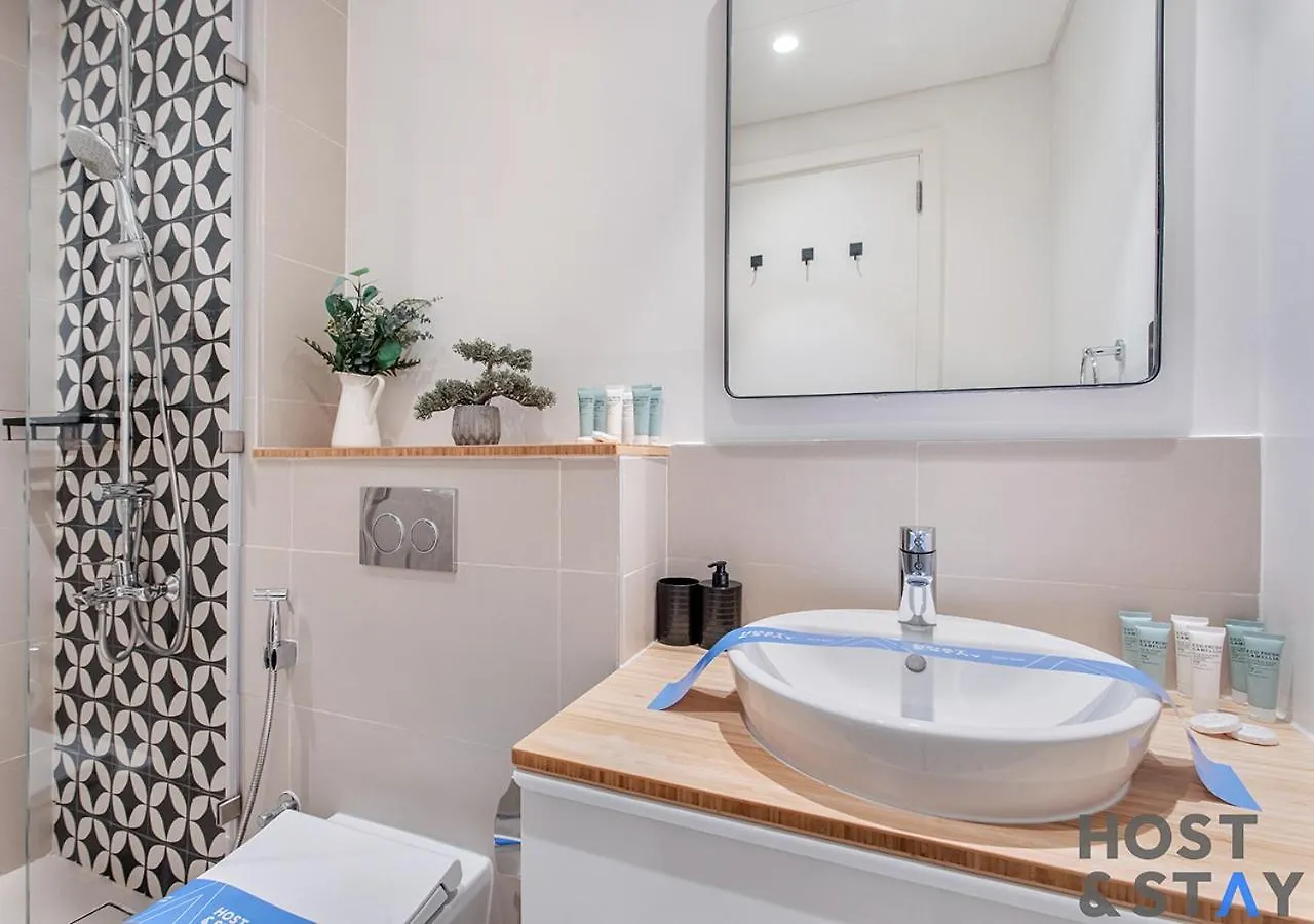 Elegant 2-Br Retreat In Dubai Hillsアパートメント 0*,